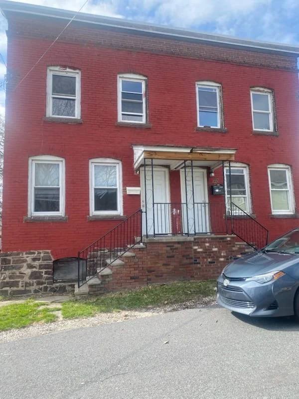 Townhouse for rent at 27 Oakwood Lane, Wilkes Barre, PA 18702