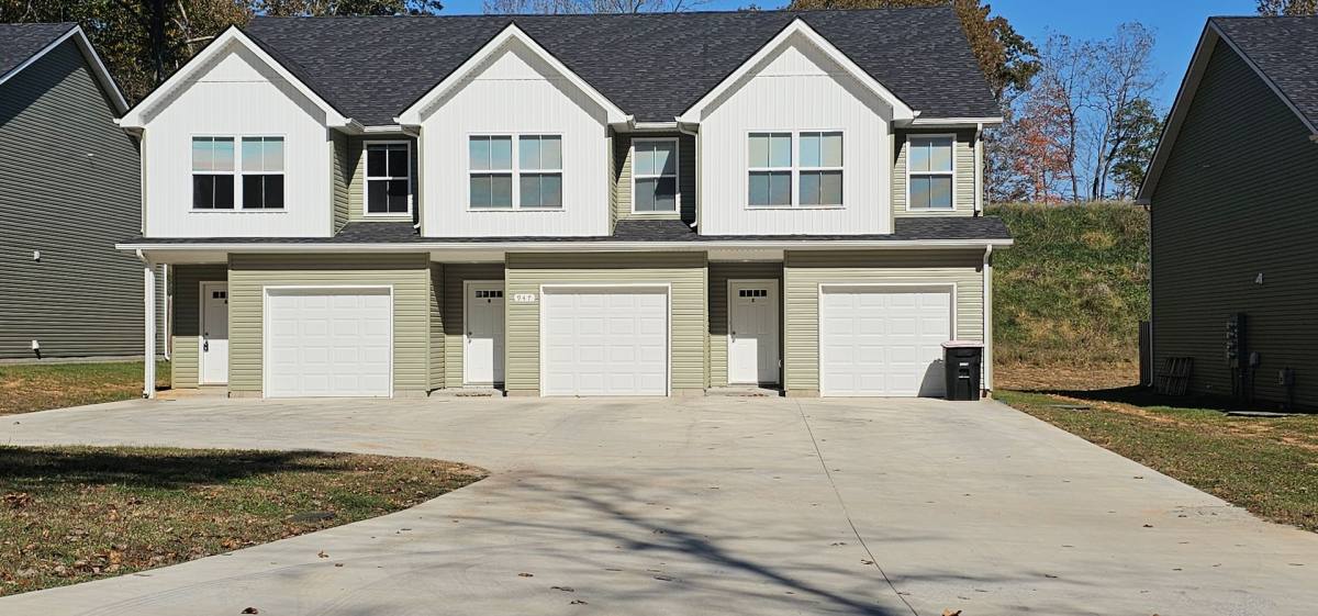 Townhouse for rent at 947 Center Rd, Clarksville, TN 37042