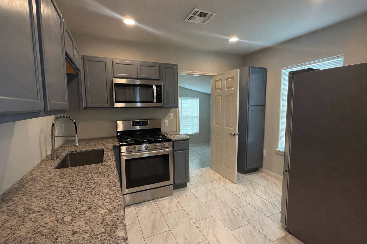 Townhouse for rent at 802 Alametos #A, San Antonio, TX 78212