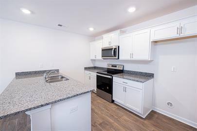 Townhouse for rent at 609 Oakmont Valley Trail, Seneca, SC 29678