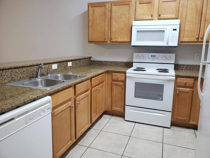 Townhouse for rent at 121 Tooke St, Fort Walton Beach, FL 32547