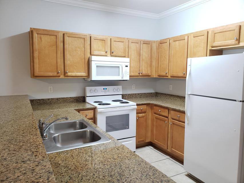 Townhouse for rent at 121 Tooke St, Fort Walton Beach, FL 32547