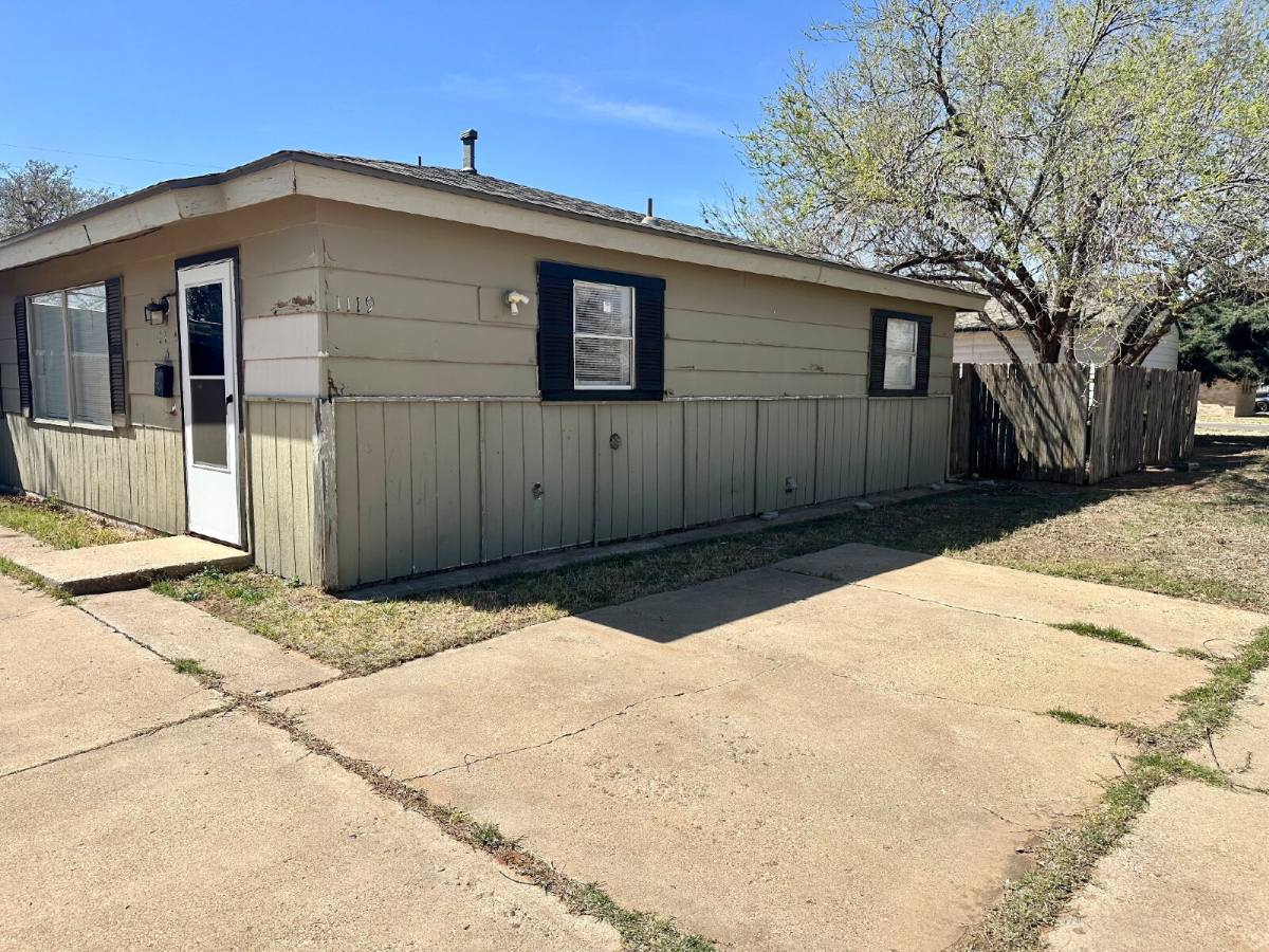 Townhouse for rent at 1119 46th St #A, Lubbock, TX 79412