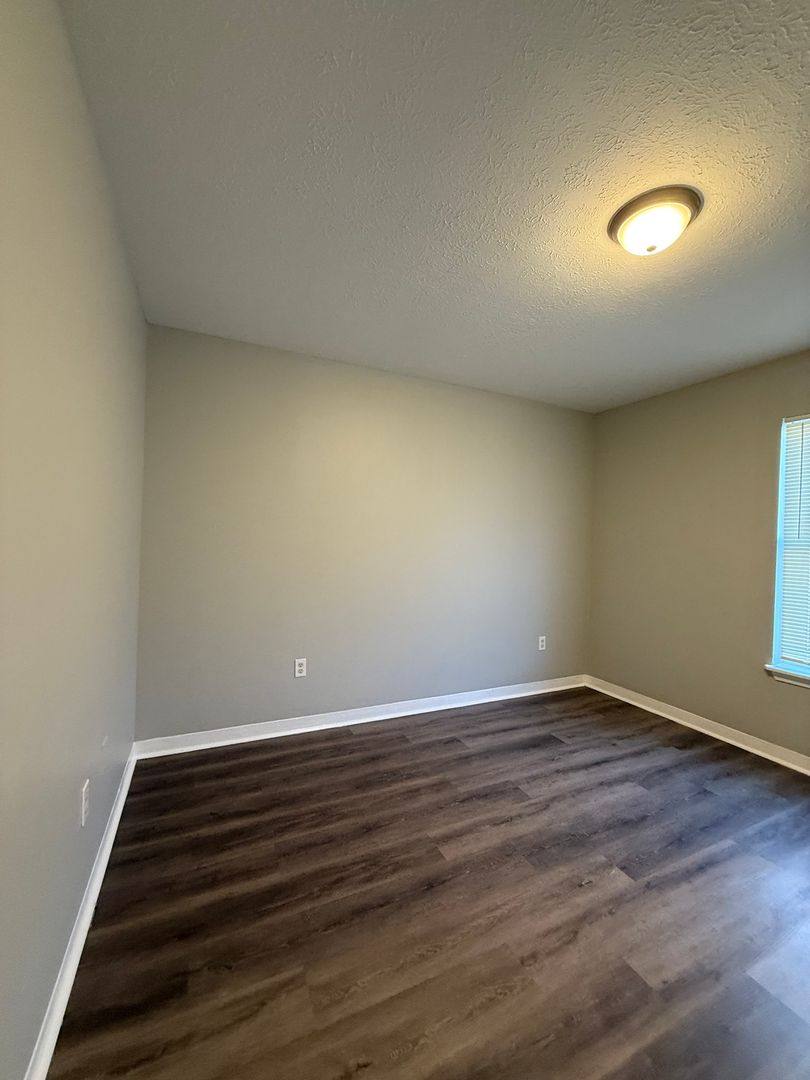 Apartment for rent at 2708 Greenwood Ave, Louisville, KY 40211