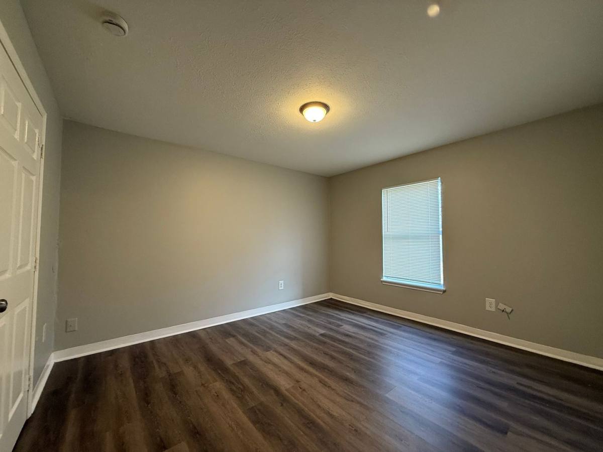 Apartment for rent at 2708 Greenwood Ave, Louisville, KY 40211