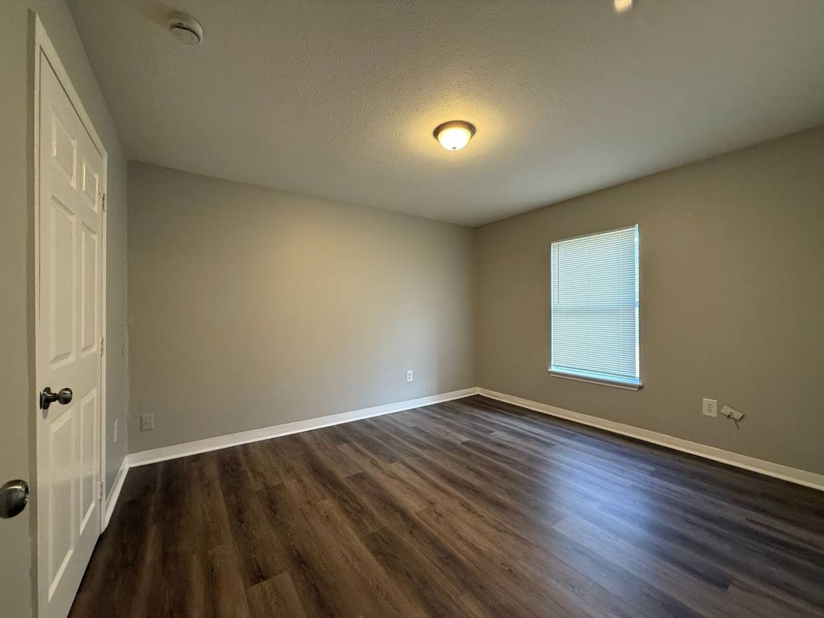 Apartment for rent at 2708 Greenwood Ave, Louisville, KY 40211