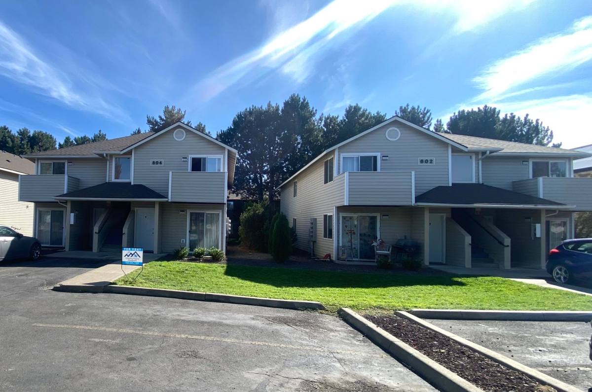 Apartment for rent at 802 E Juniper Ave, Ellensburg, WA 98926