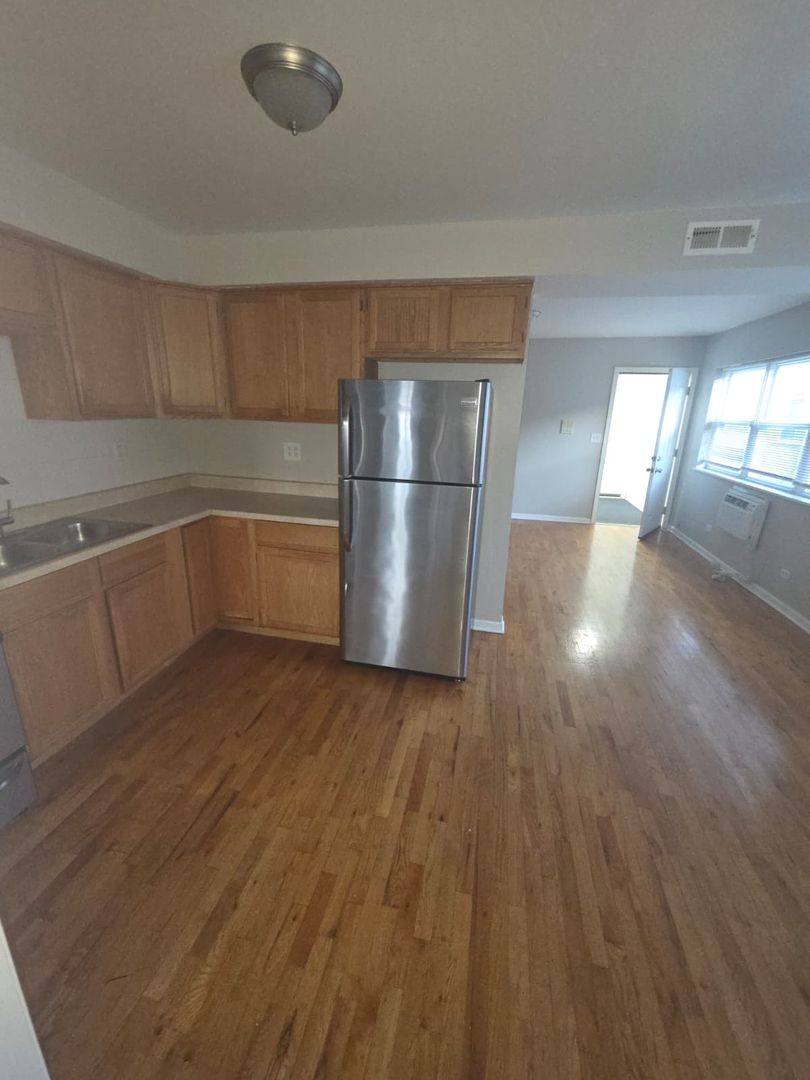 Apartment for rent at 1840-54 S Fairfield Ave, Chicago, IL 60608