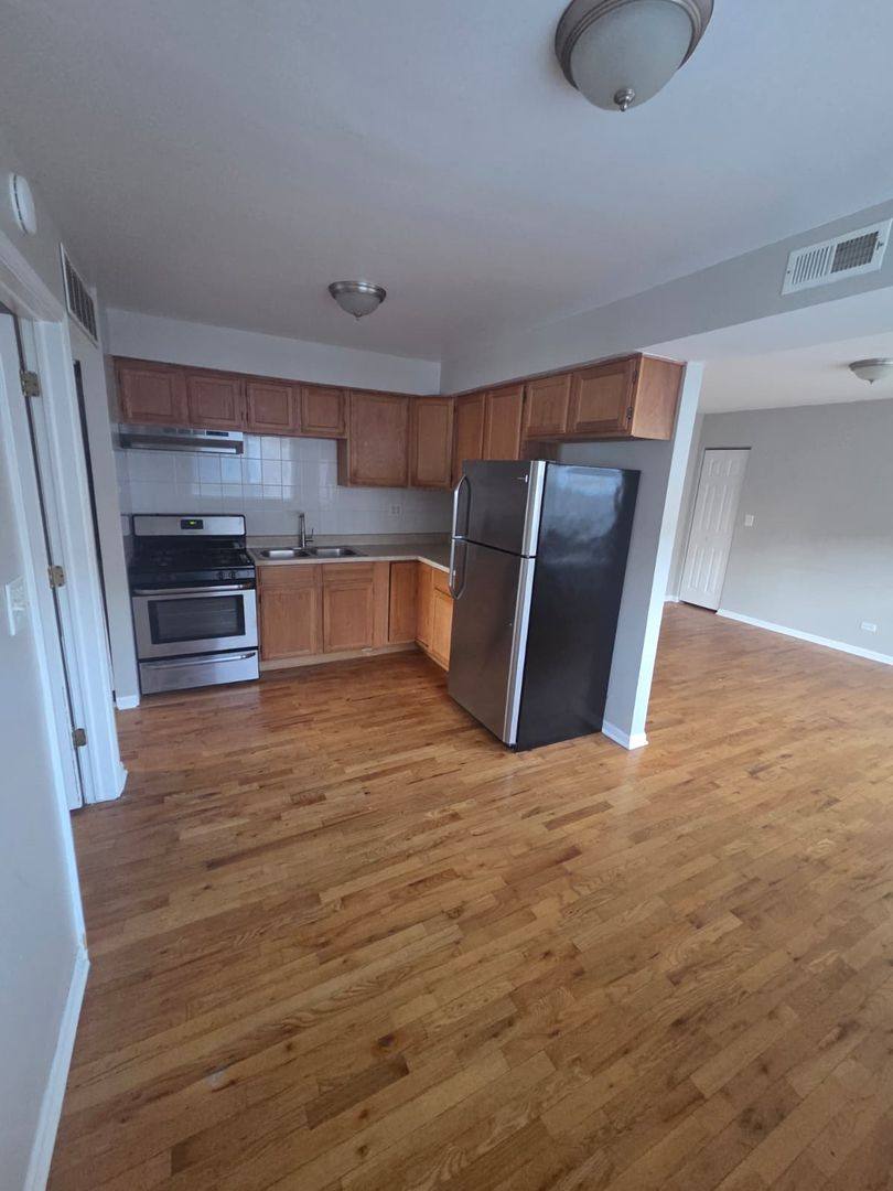 Apartment for rent at 1840-54 S Fairfield Ave, Chicago, IL 60608