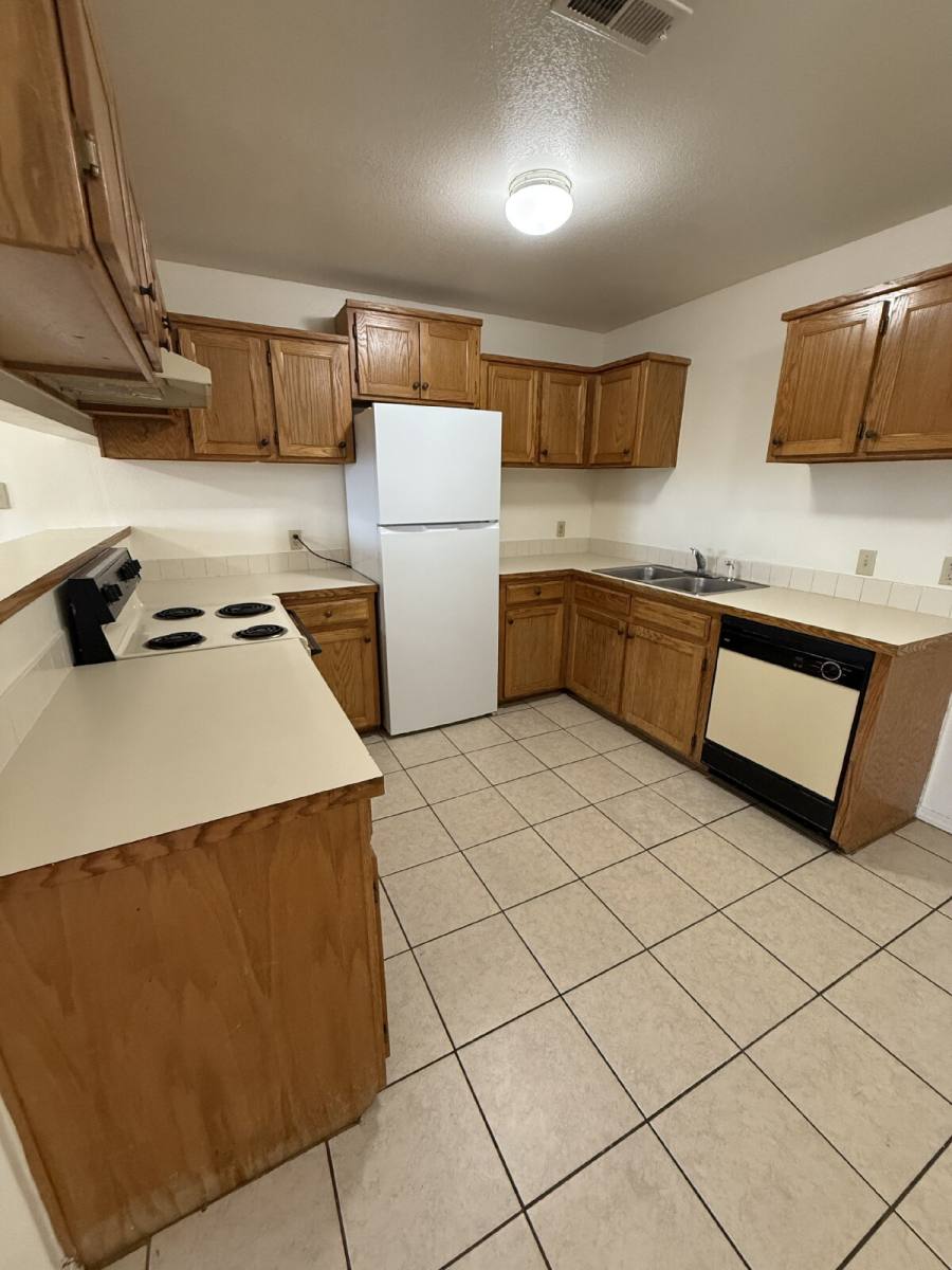 Apartment for rent at 428 Kays Lane #BLDG 1, Hollister, MO 65672