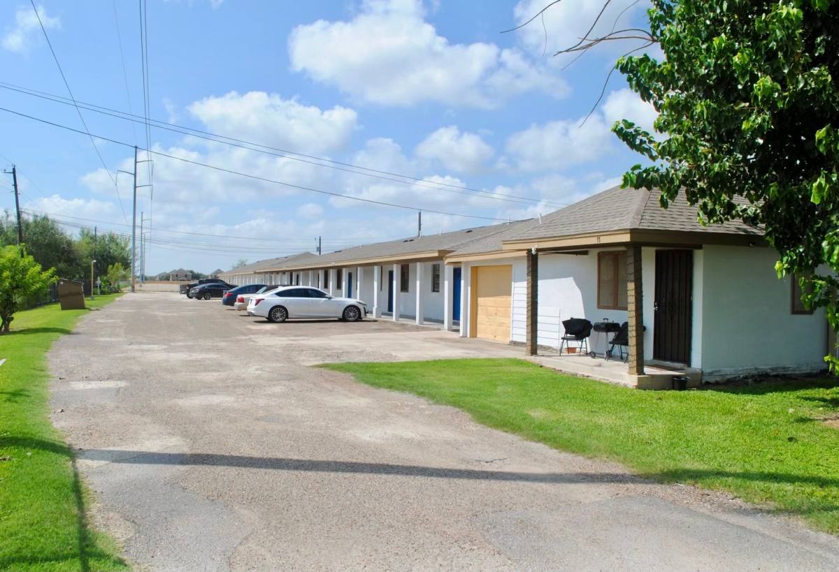 Apartment for rent at 1920 E Iowa Rd, Edinburg, TX 78542
