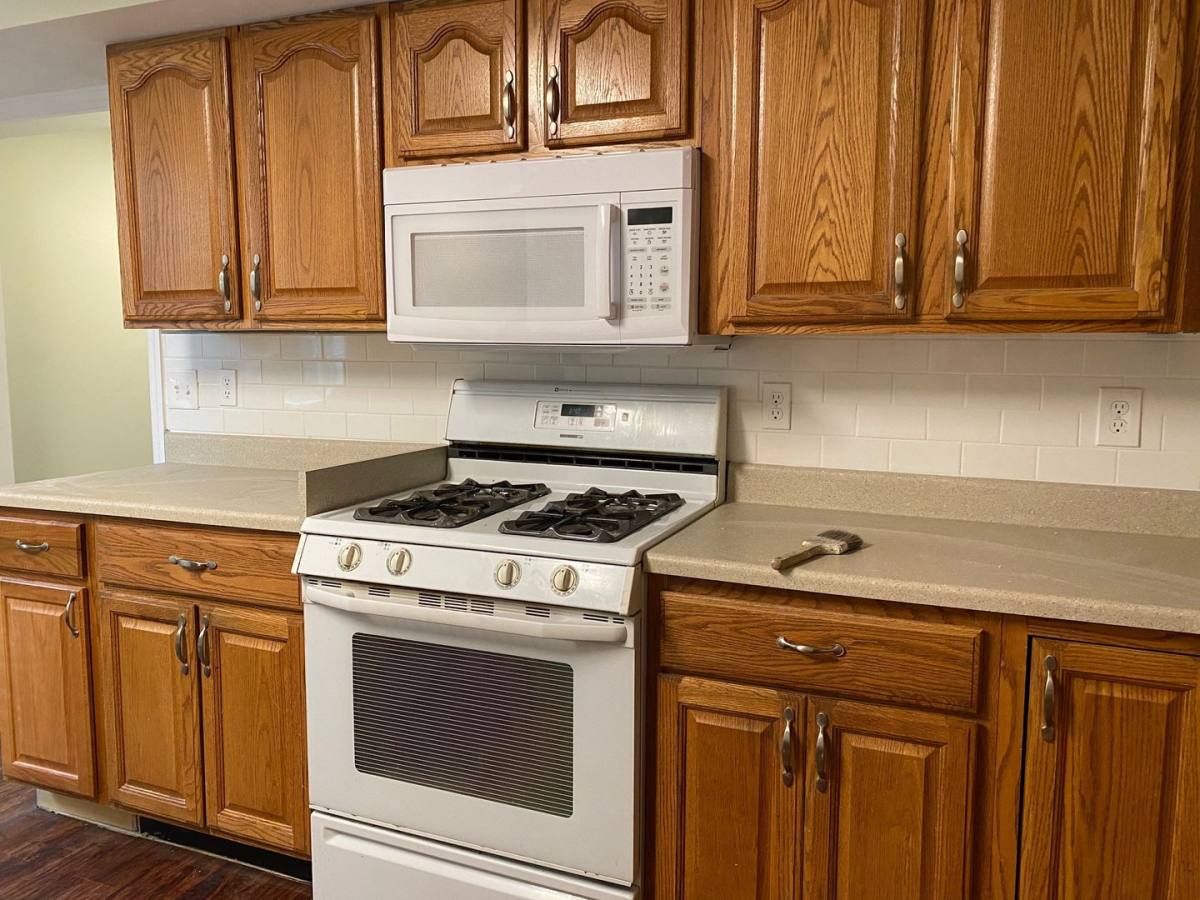 Townhouse for rent at 513 S 2nd Ave, Elizabeth, PA 15037