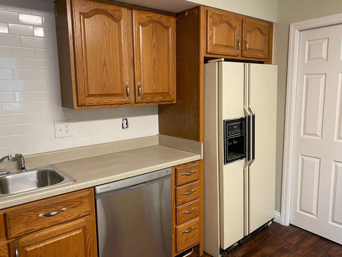 Townhouse for rent at 513 S 2nd Ave, Elizabeth, PA 15037