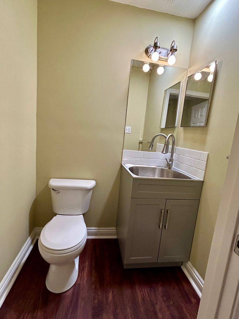 Townhouse for rent at 513 S 2nd Ave, Elizabeth, PA 15037