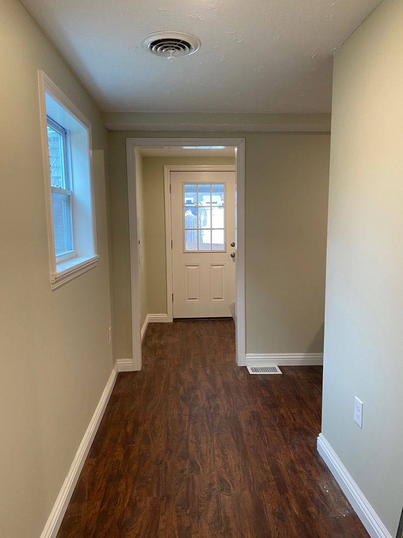 Townhouse for rent at 513 S 2nd Ave, Elizabeth, PA 15037