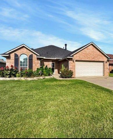 House for rent at 313 N Shannon Way, Mustang, OK 73064