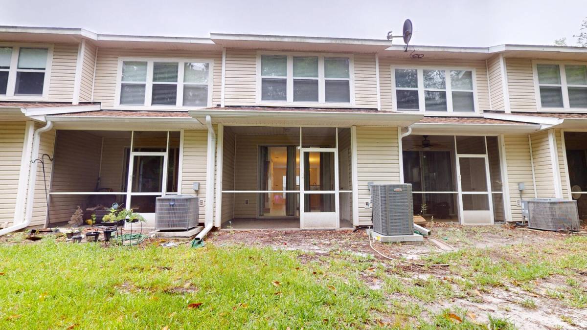 Townhouse for rent at 3541 Twisted Tree Lane, Jacksonville, FL 32216
