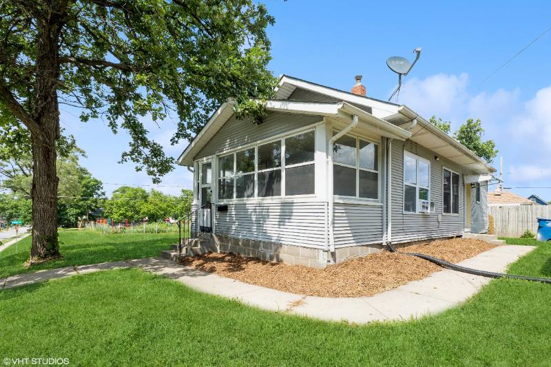 House for rent at 1547 13th St, Des Moines, IA 50314