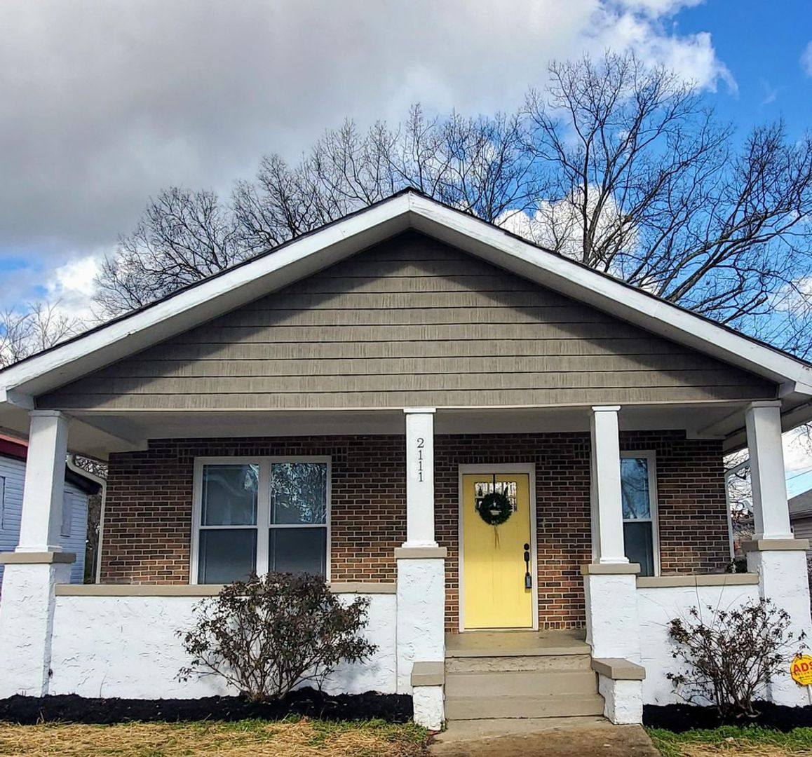 House for rent at 2111 Oak St, Chattanooga, TN 37404