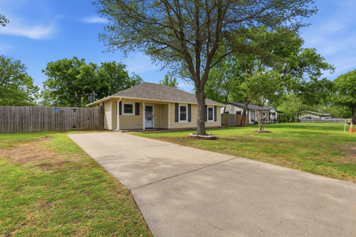 House for rent at 108 George St, Cleburne, TX 76031