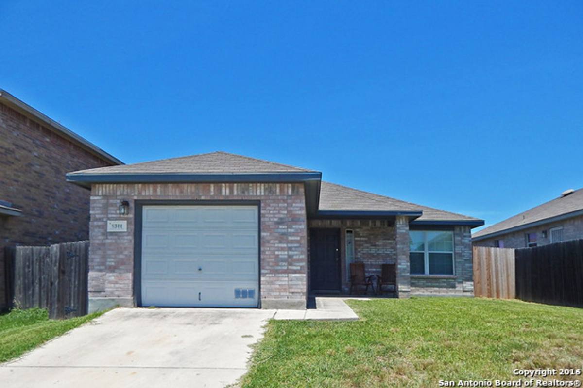 House for rent at 8304 Heights Valley, Converse, TX 78109