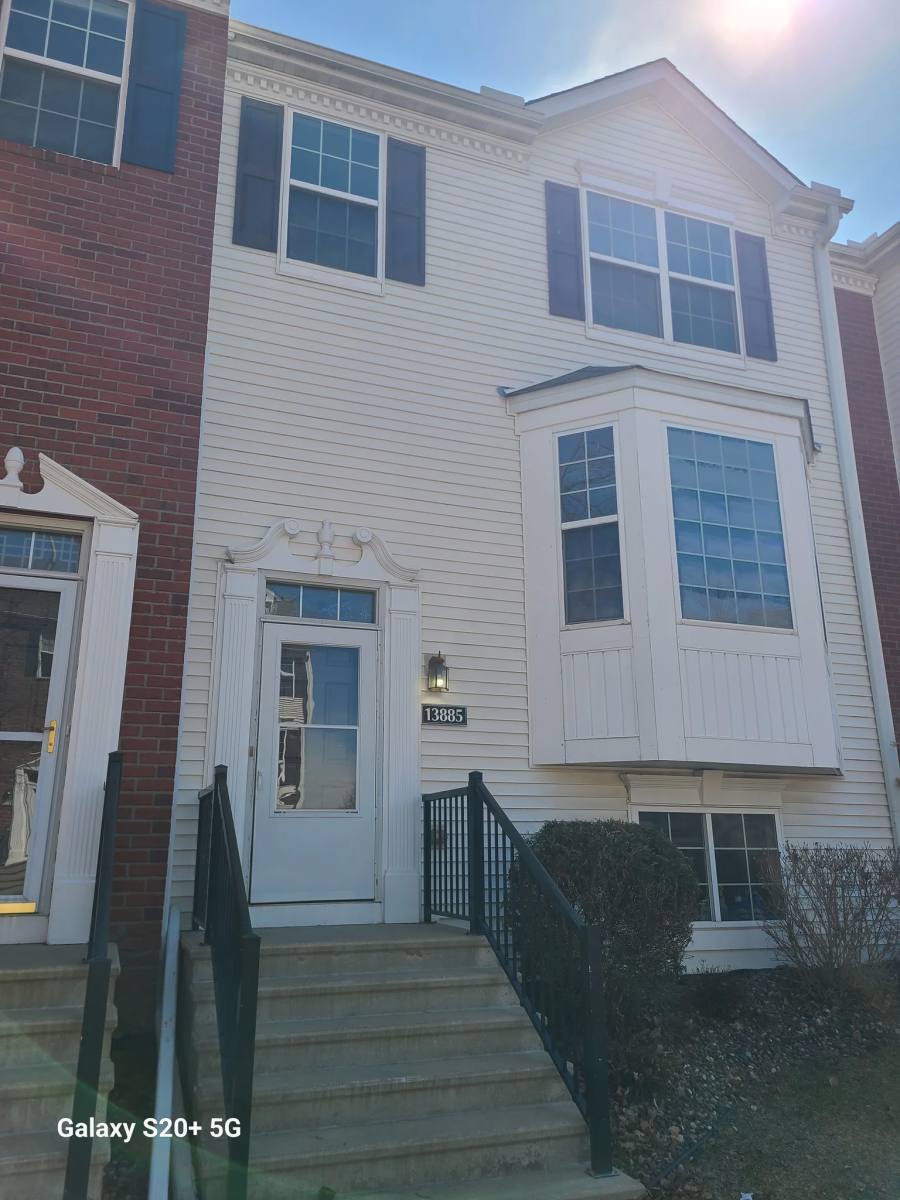 Townhouse for rent at 13885 Ironstone Trail NW, Anoka, MN 55303