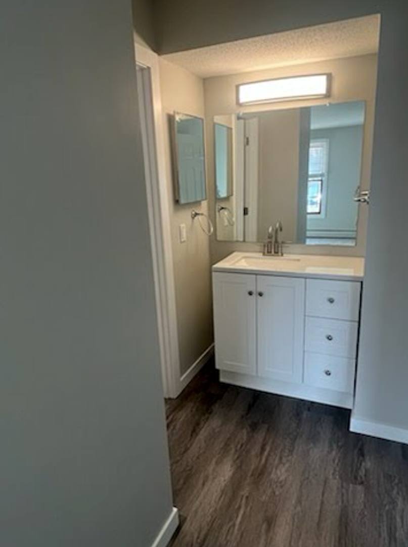 Apartment for rent at 926 Westbrooke Way, Hopkins, MN 55343