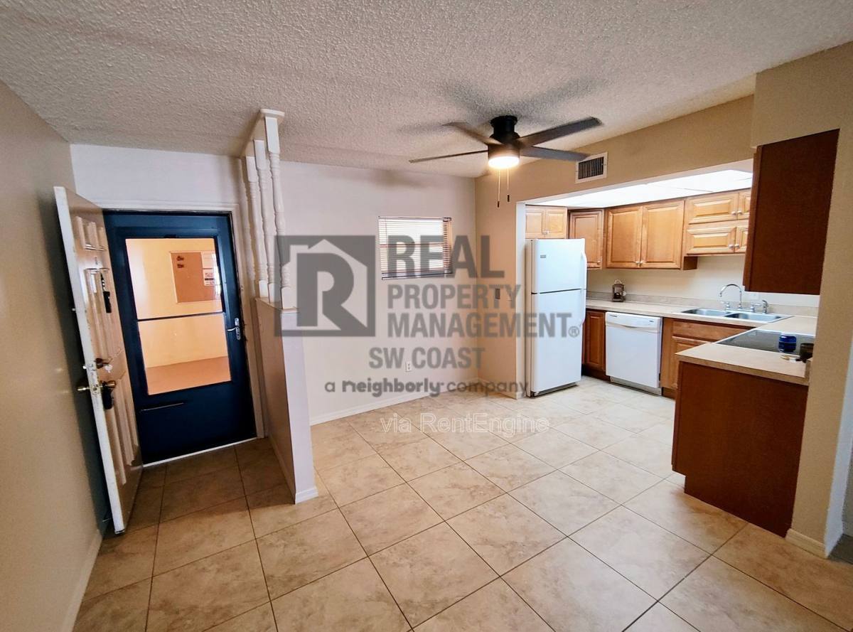 Apartment for rent at 12471 McGregor Blvd #10 1, Fort Myers, FL 33919