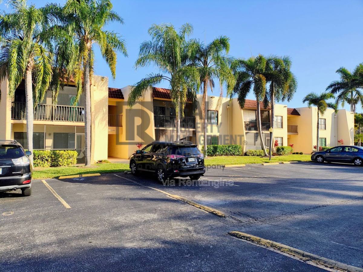 Apartment for rent at 12471 McGregor Blvd #10 1, Fort Myers, FL 33919