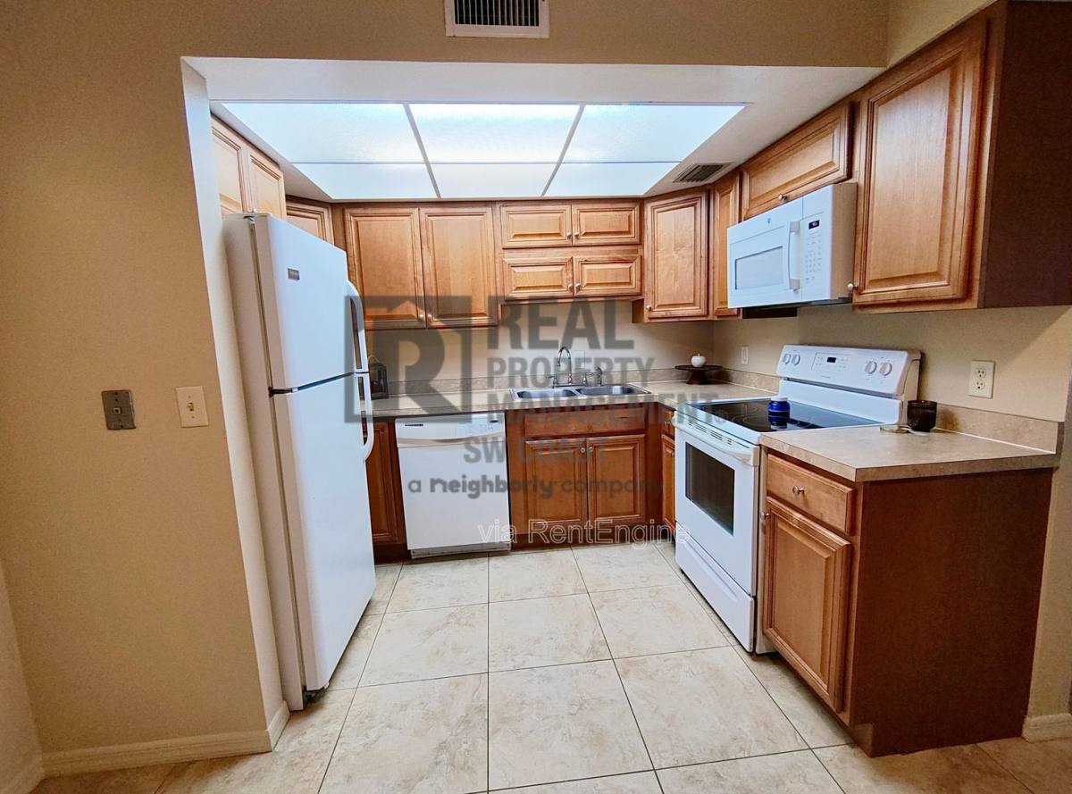 Apartment for rent at 12471 McGregor Blvd #10 1, Fort Myers, FL 33919