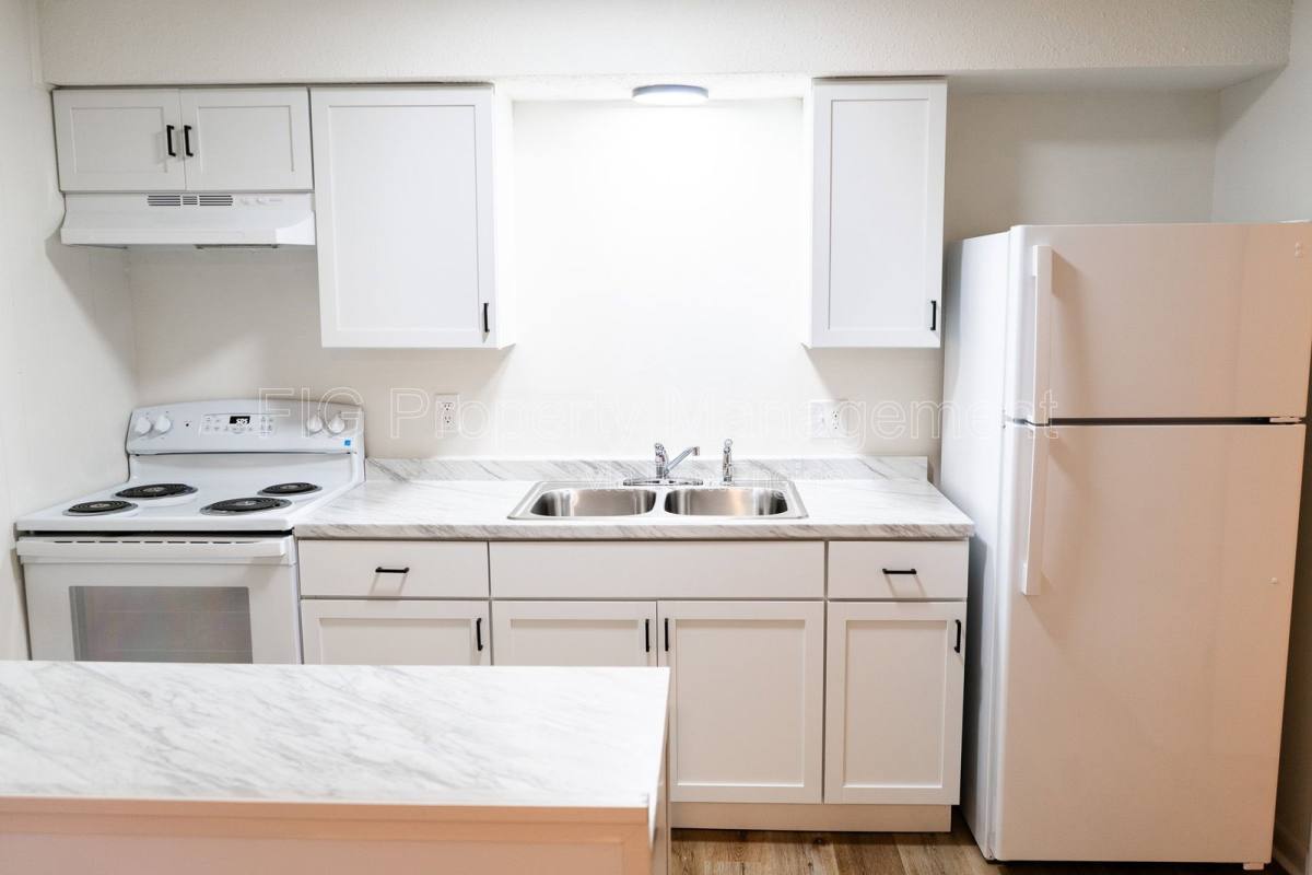 Apartment for rent at 3120 E Governor John Sevier Highway, Knoxville, TN 37914