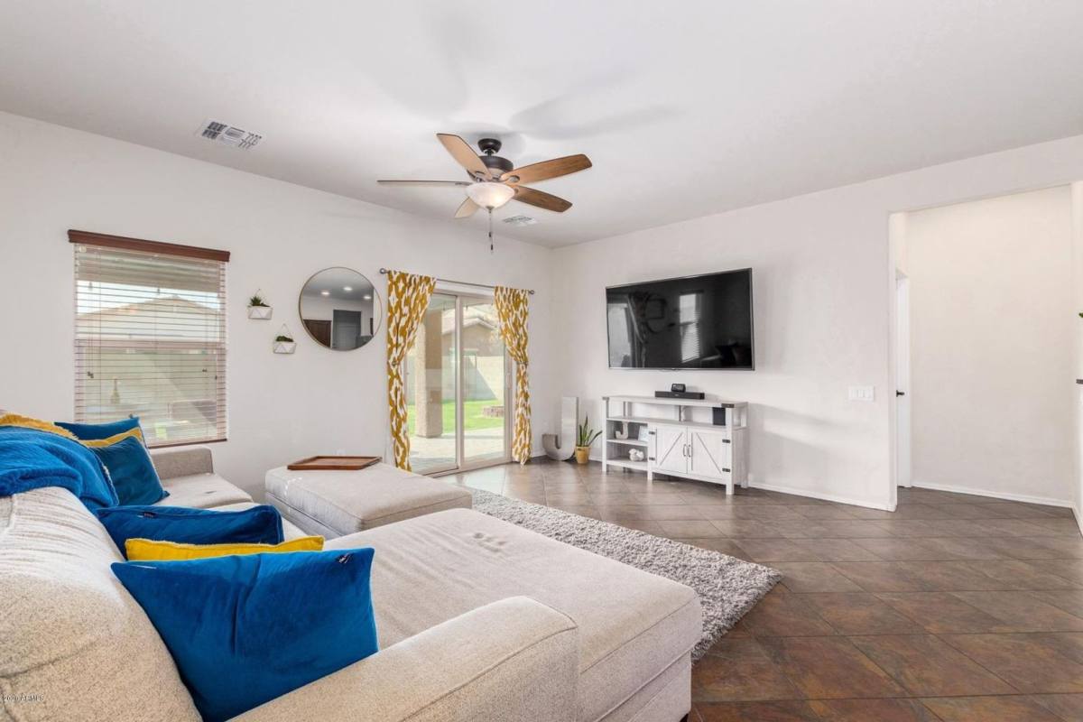 House for rent at 10811 W El Cortez Place, Peoria, AZ 85383