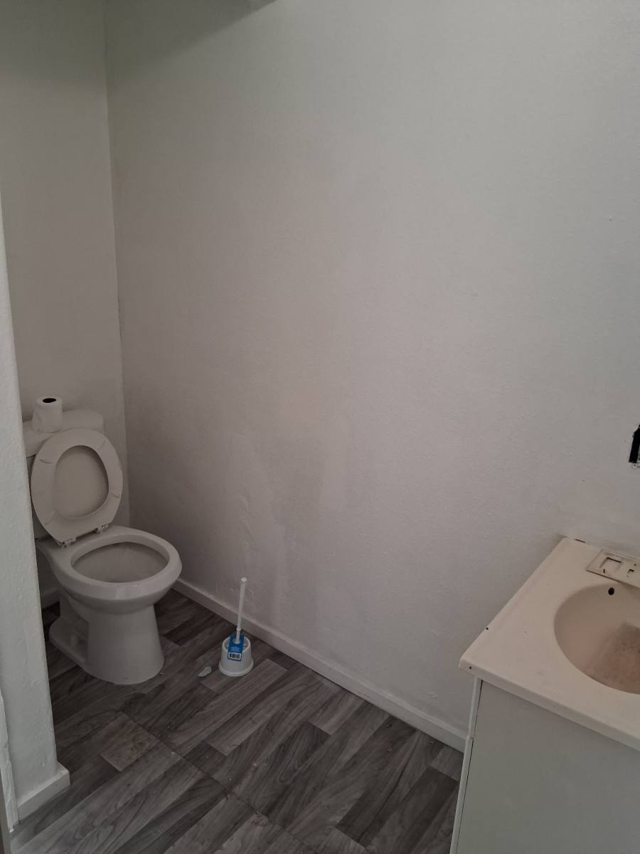 House for rent at 153 W 12th St #B, Merced, CA 95340