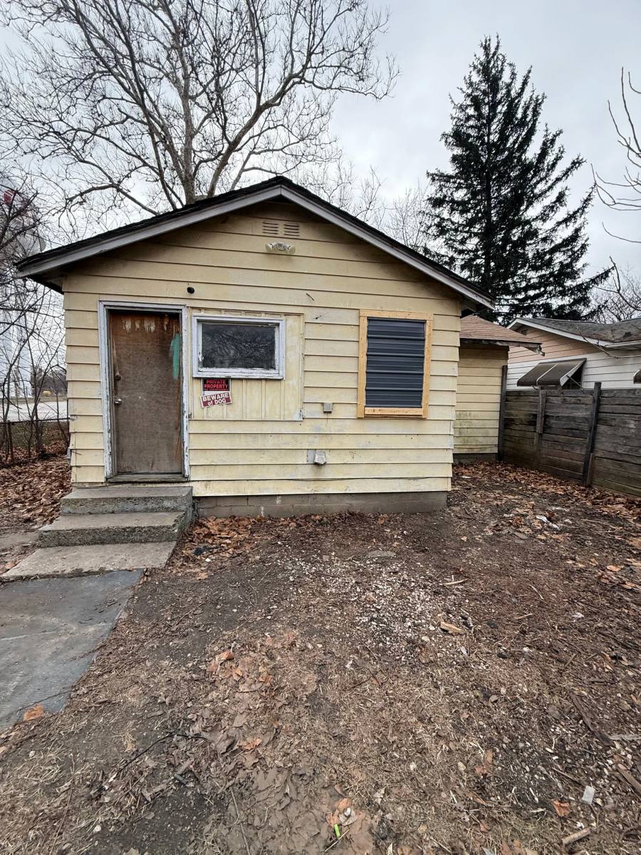 House for rent at 1028 E Garfield Ave, Decatur, IL 62526