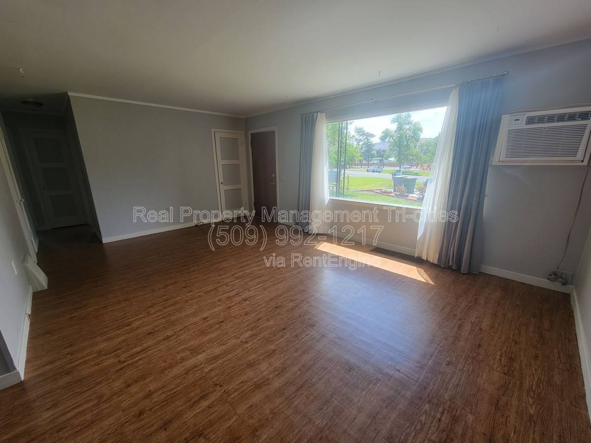 Apartment for rent at 312 Goethals Dr, Richland, WA 99352