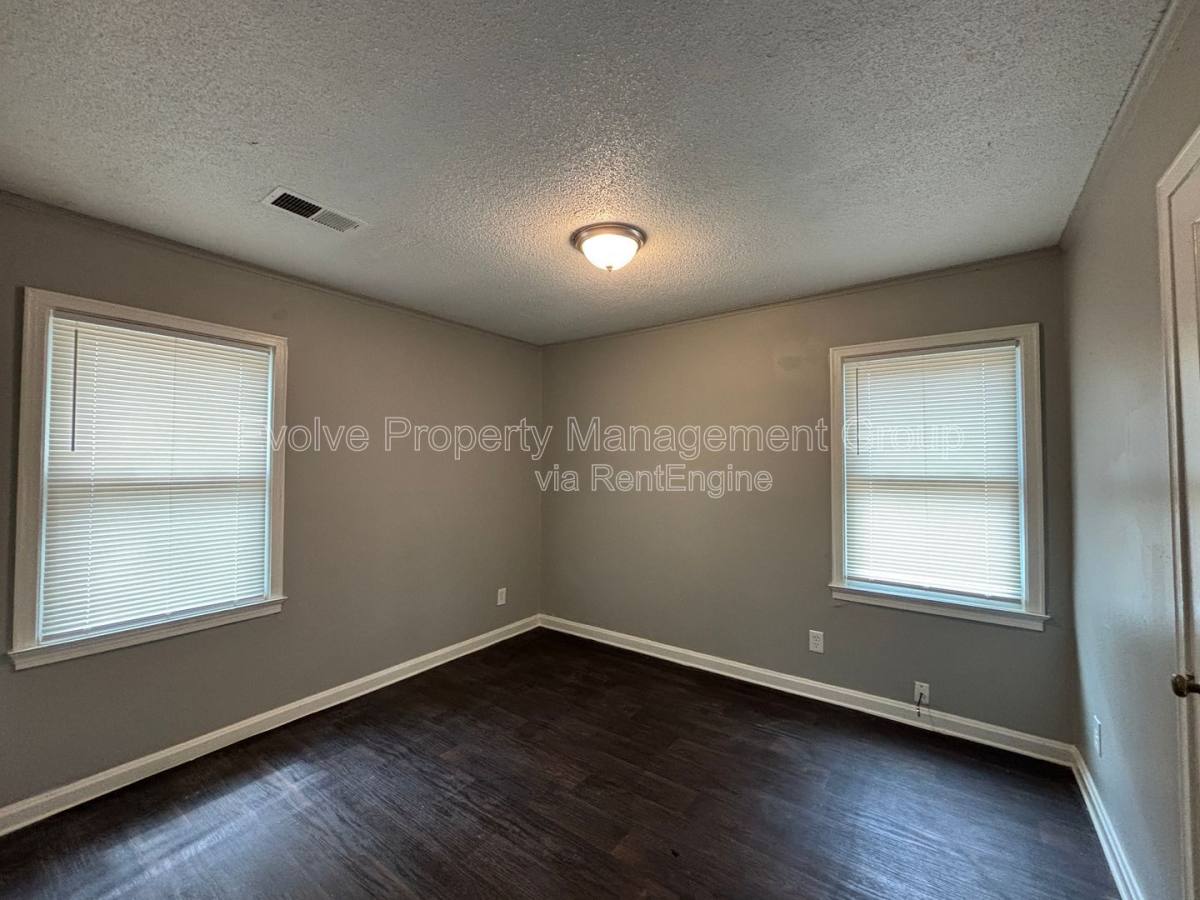 House for rent at 3723 Wilshire Rd, Memphis, TN 38111