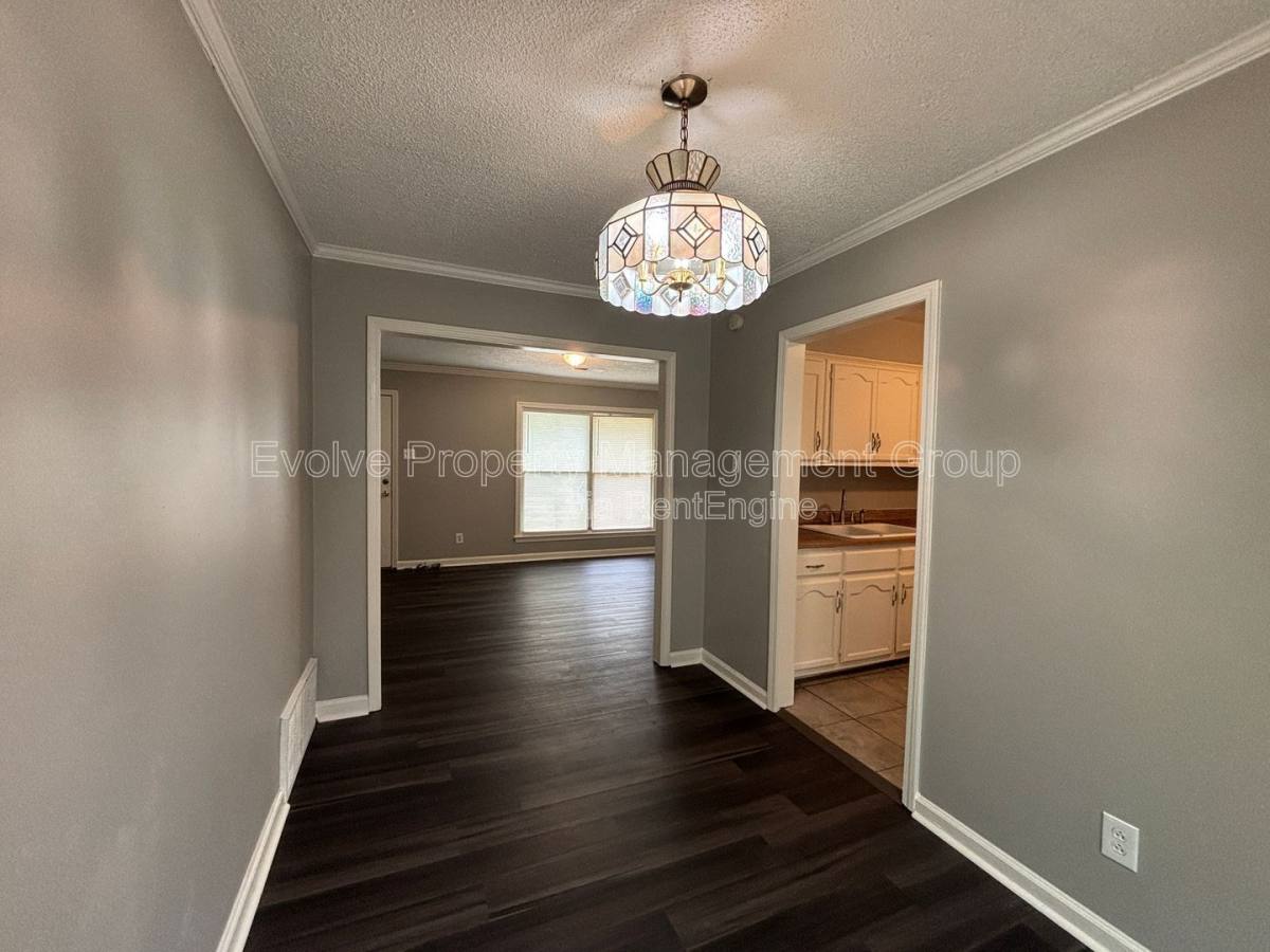 House for rent at 3723 Wilshire Rd, Memphis, TN 38111