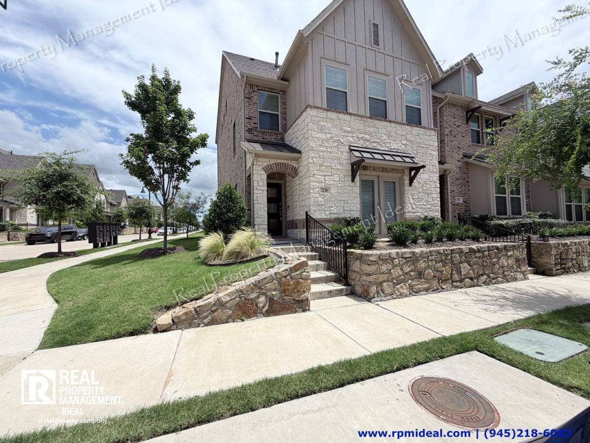 Townhouse for rent at 2130 Argolis Dr, Rowlett, TX 75088