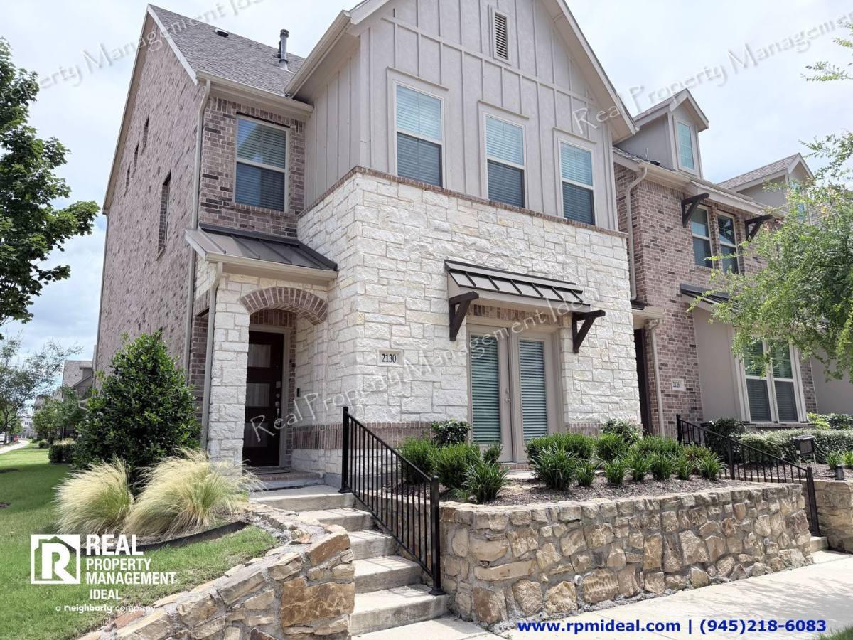 Townhouse for rent at 2130 Argolis Dr, Rowlett, TX 75088
