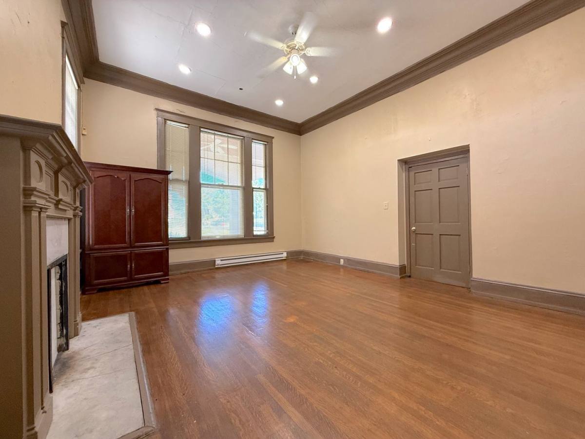 Apartment for rent at 420 College St #B, Macon, GA 31201
