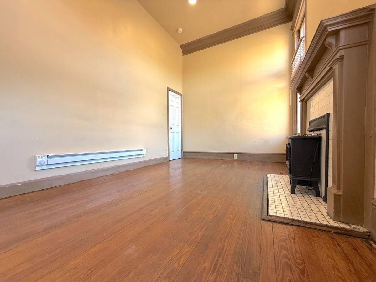 Apartment for rent at 420 College St #B, Macon, GA 31201
