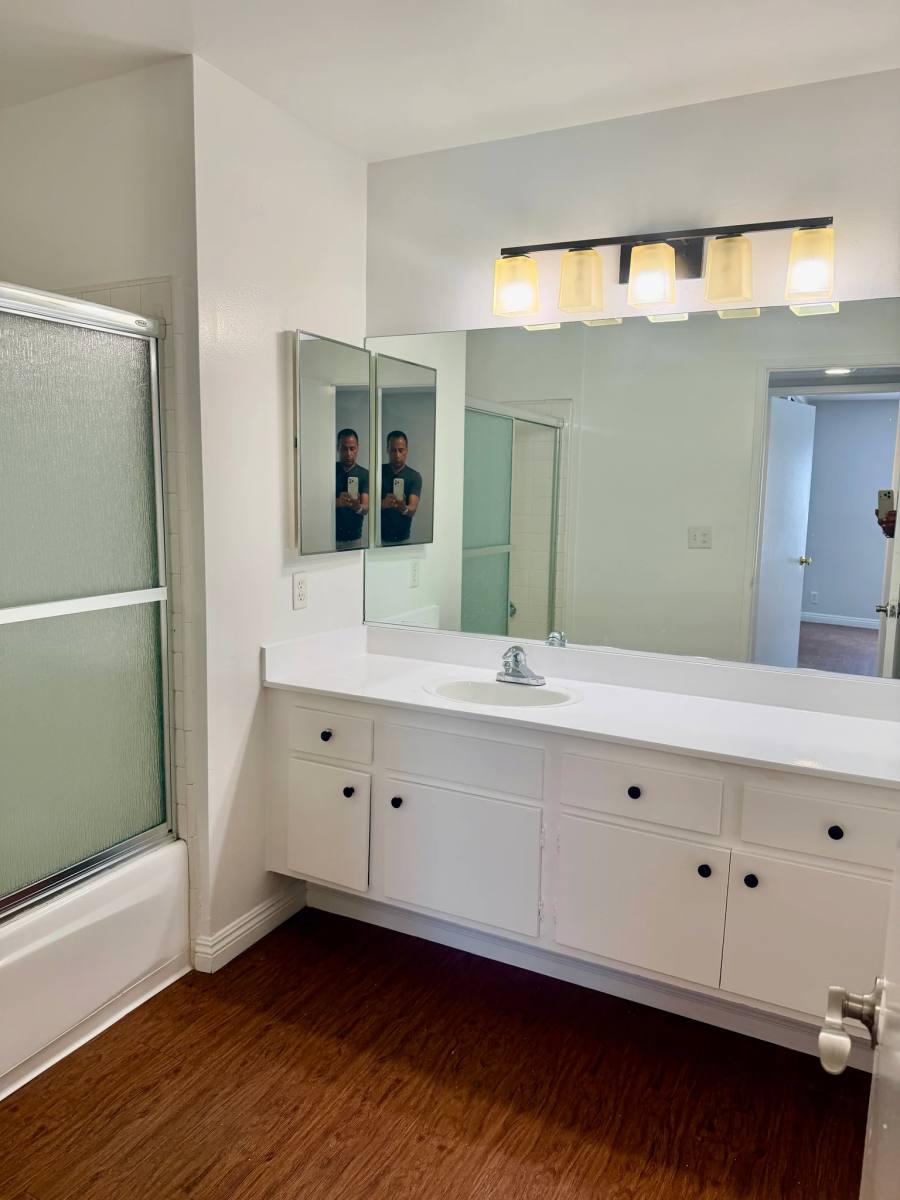 Apartment for rent at 17440 Burbank Blvd #100, Encino, CA 91316