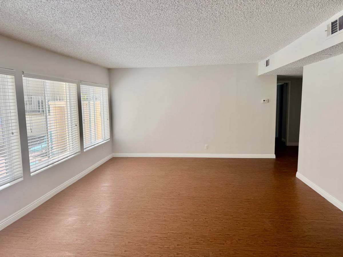 Apartment for rent at 17440 Burbank Blvd #100, Encino, CA 91316