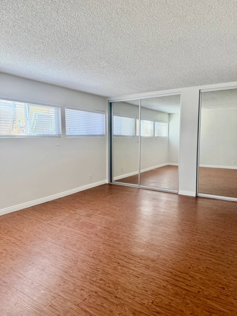 Apartment for rent at 17440 Burbank Blvd #100, Encino, CA 91316