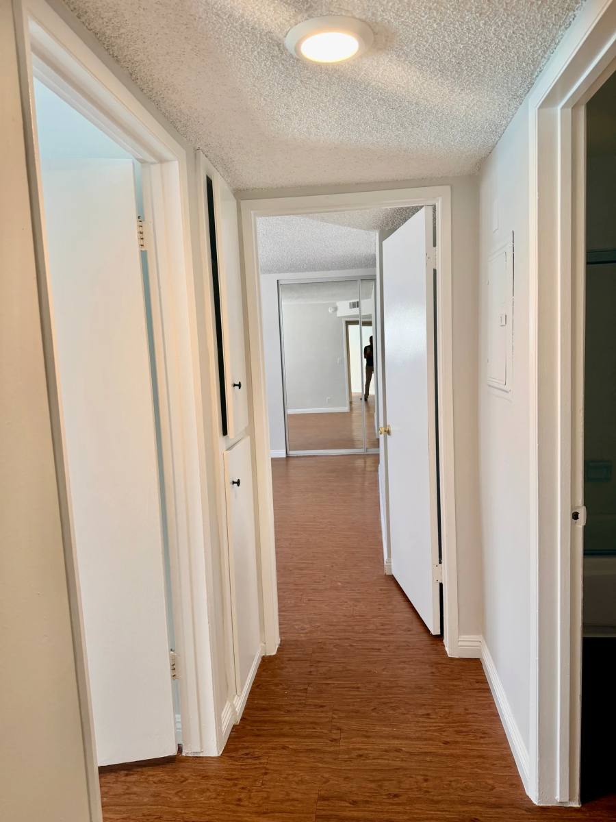 Apartment for rent at 17440 Burbank Blvd #100, Encino, CA 91316