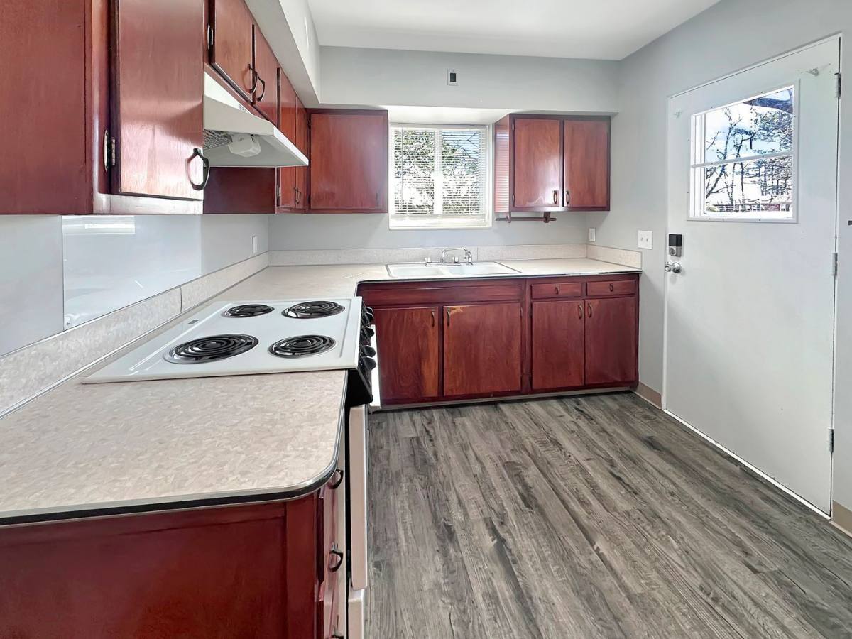Townhouse for rent at 23 Ridgewood St, Kalamazoo, MI 49001