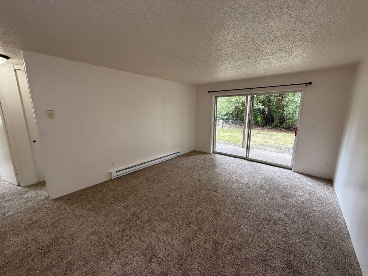 Apartment for rent at 528 SW Levens St #2, Dallas, OR 97338