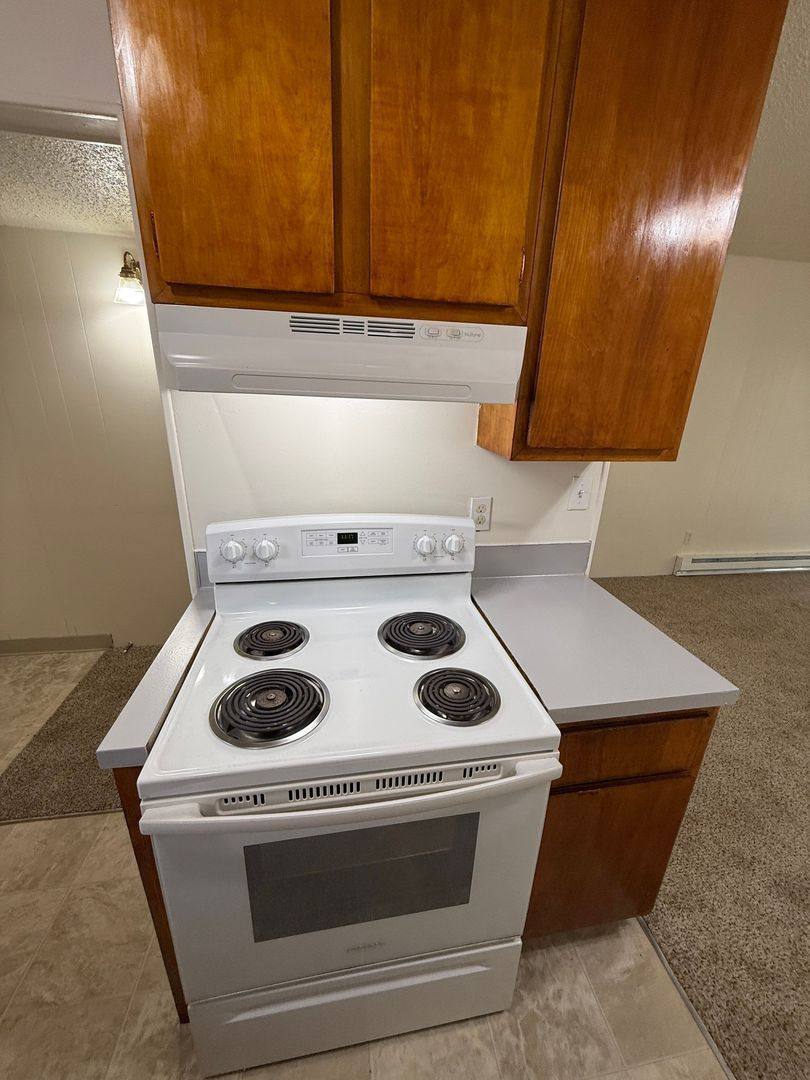 Apartment for rent at 528 SW Levens St #2, Dallas, OR 97338