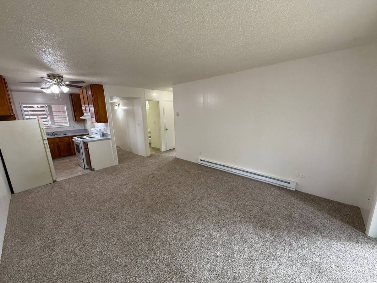 Apartment for rent at 528 SW Levens St #2, Dallas, OR 97338