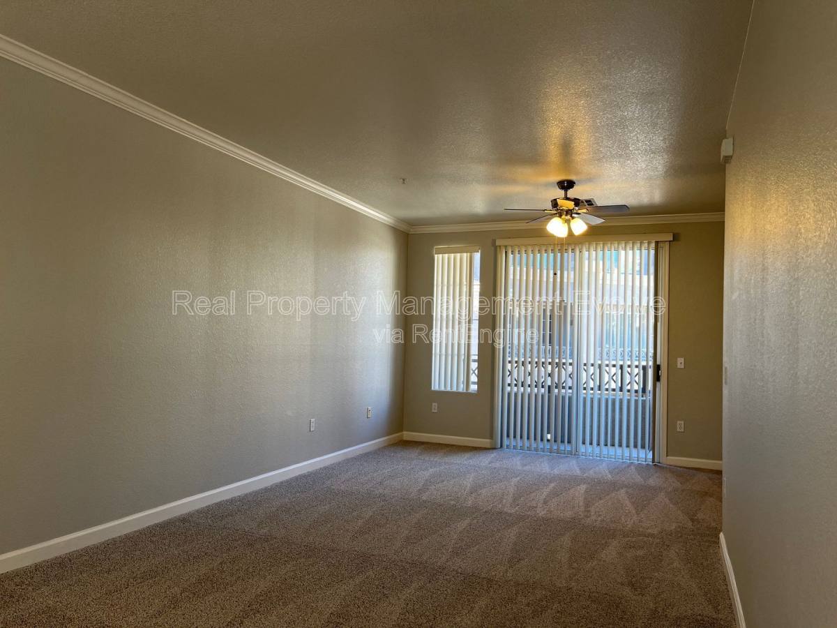 Condo for rent at 4455 E Paradise Village Parkway S #1021, Phoenix, AZ 85032